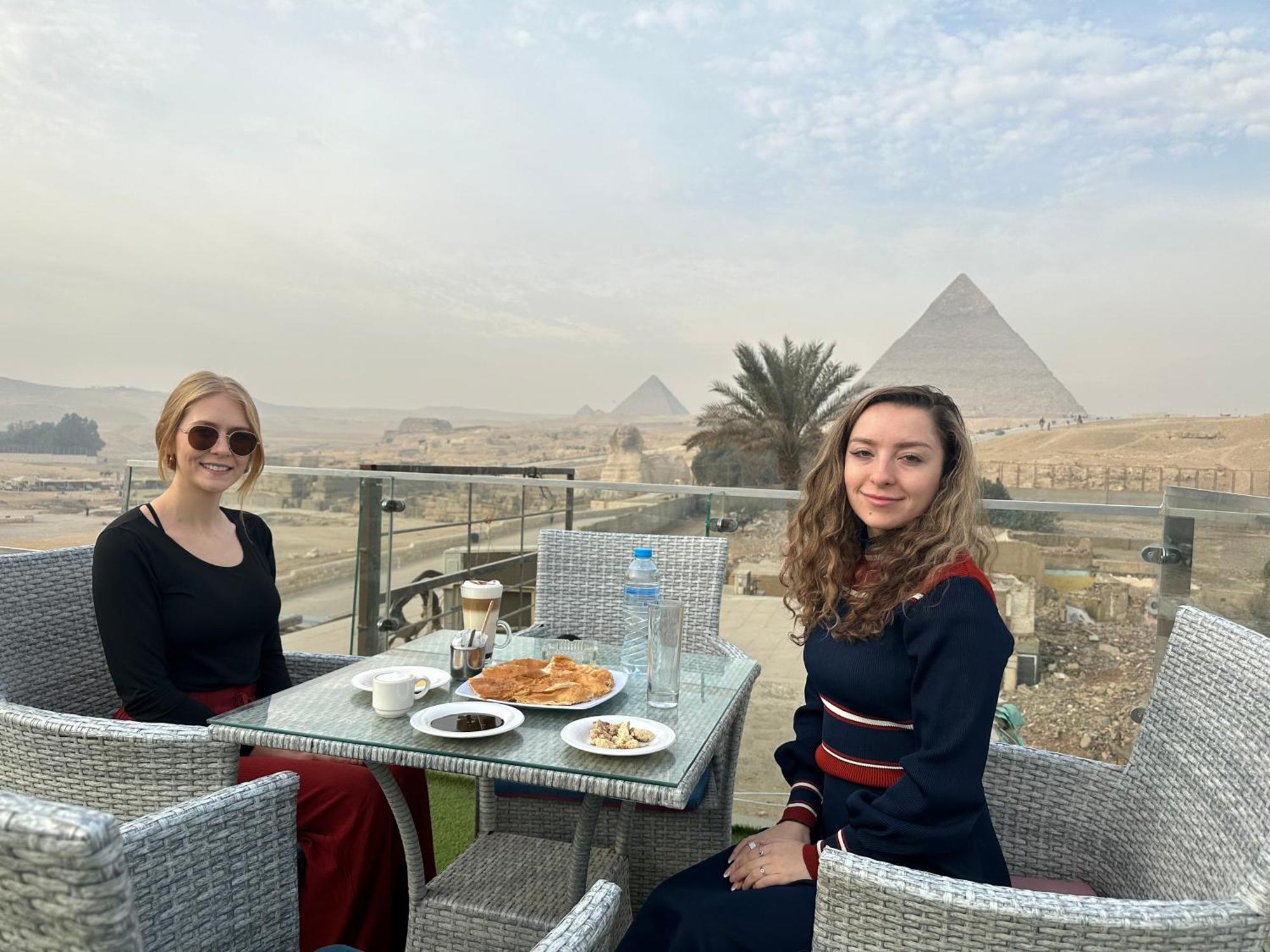 Blue Scarab Pyramids View Hotel Cairo Exterior foto