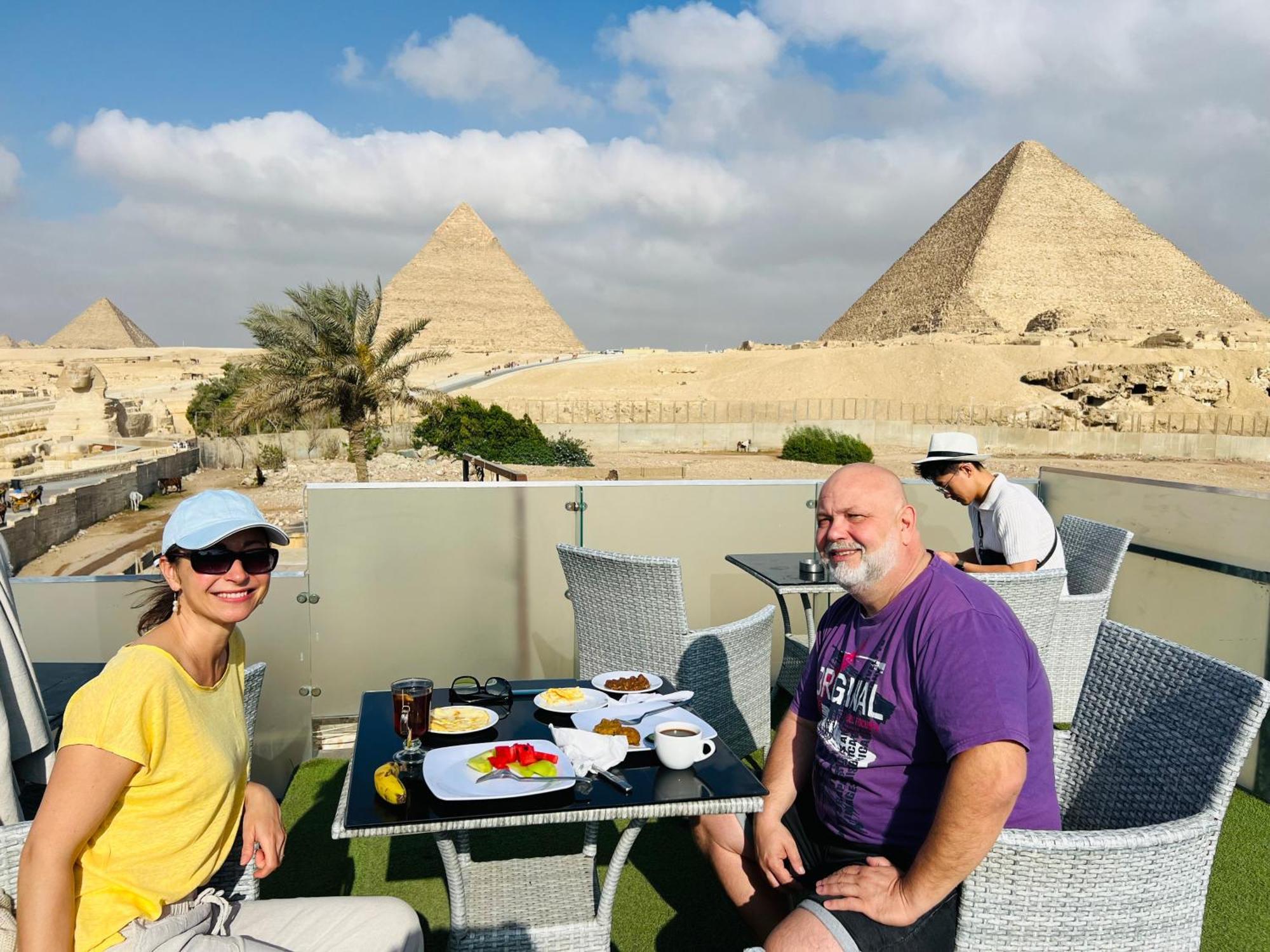 Blue Scarab Pyramids View Hotel Cairo Exterior foto